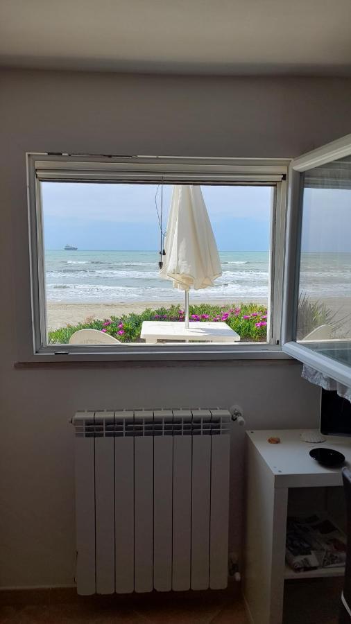 Casina Sulla Sabbia Appartement Torvaianica Buitenkant foto