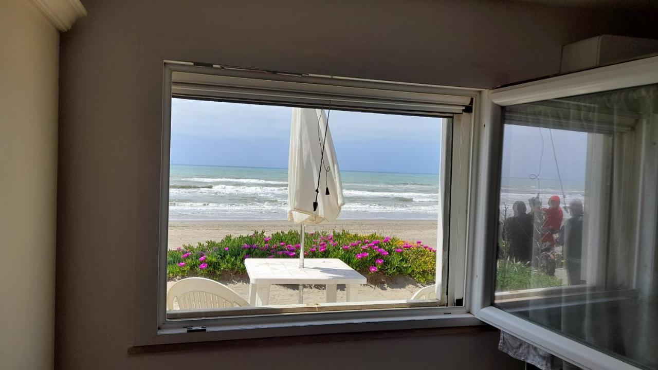 Casina Sulla Sabbia Appartement Torvaianica Buitenkant foto