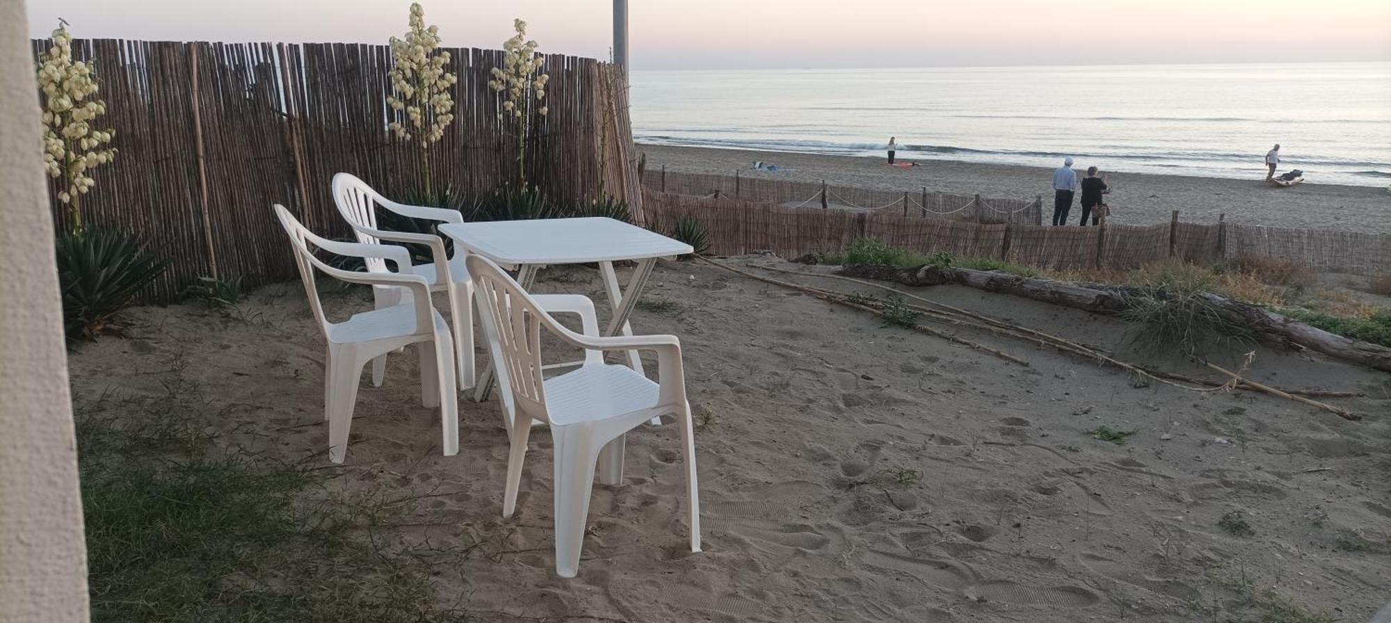 Casina Sulla Sabbia Appartement Torvaianica Buitenkant foto